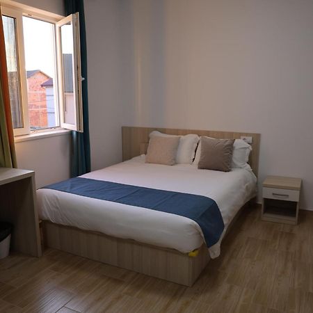 Home In Superior如家 Surcin Ngoại thất bức ảnh
