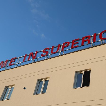 Home In Superior如家 Surcin Ngoại thất bức ảnh