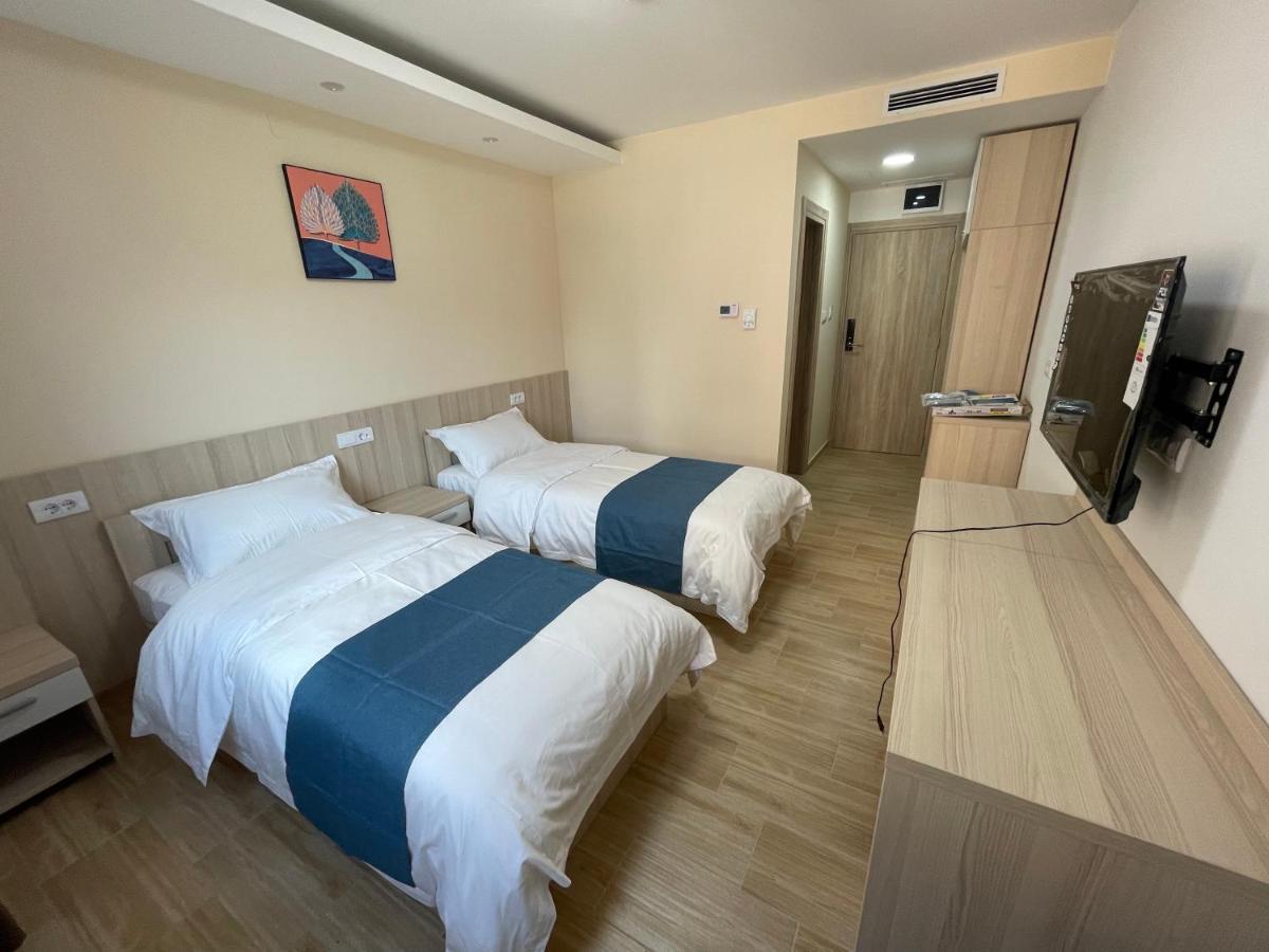 Home In Superior如家 Surcin Ngoại thất bức ảnh