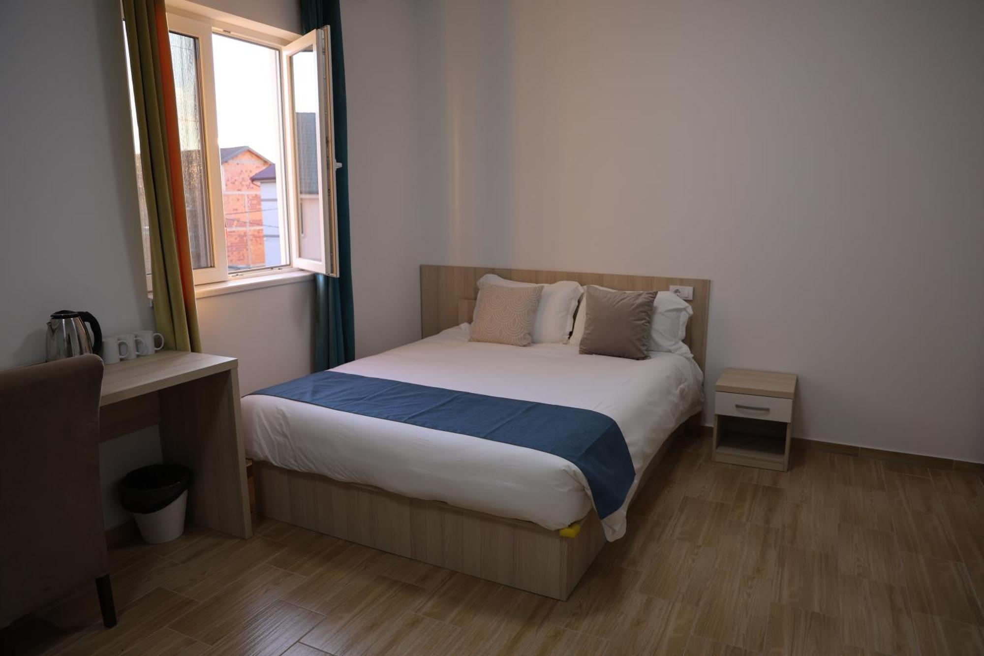 Home In Superior如家 Surcin Ngoại thất bức ảnh